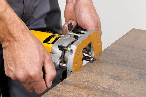 Abschleifung von Holzkanten mittels Geradschleifer